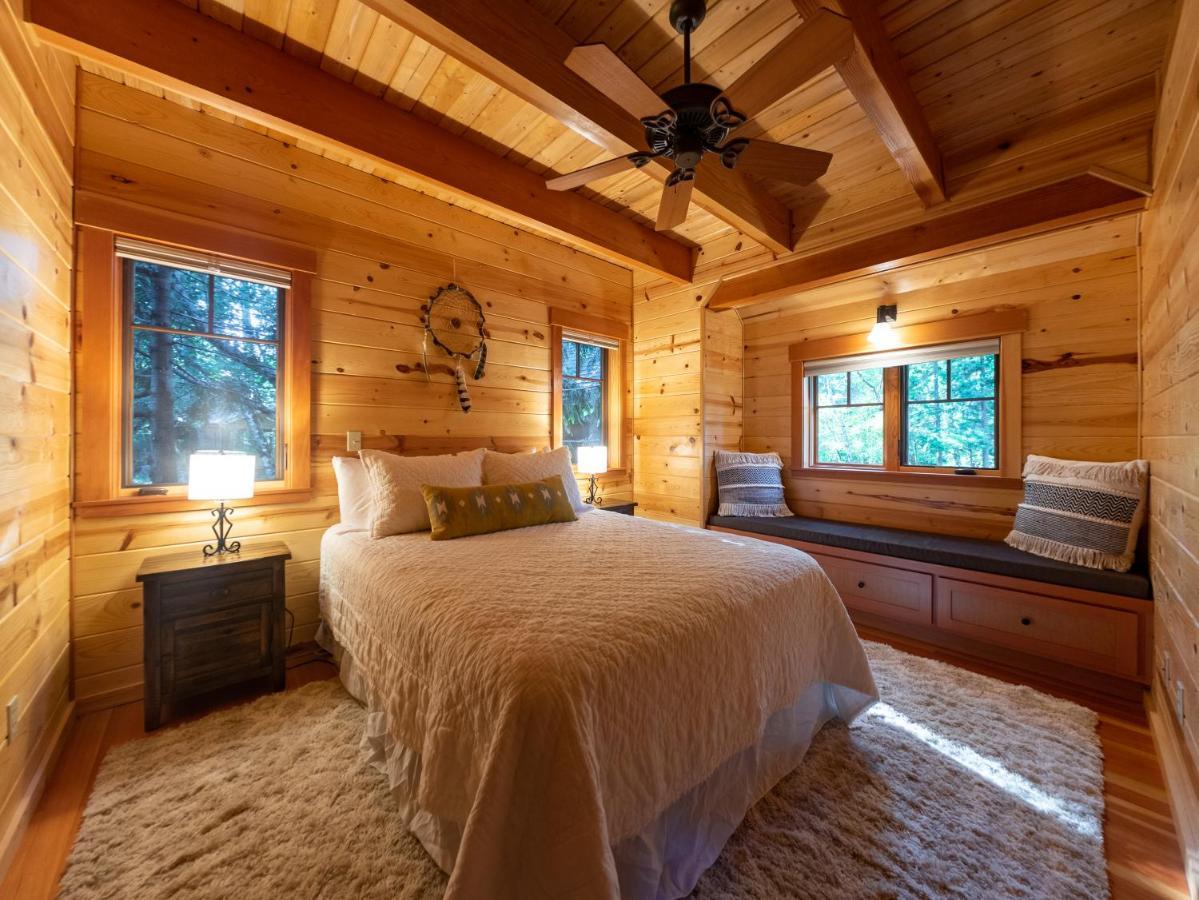 On The River Wooded Bliss Cabin Near Loloma McKenzie Bridge Extérieur photo