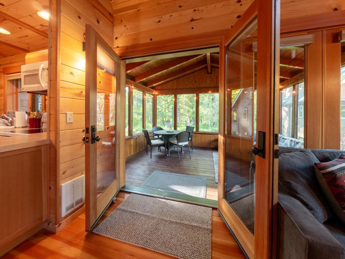 On The River Wooded Bliss Cabin Near Loloma McKenzie Bridge Extérieur photo